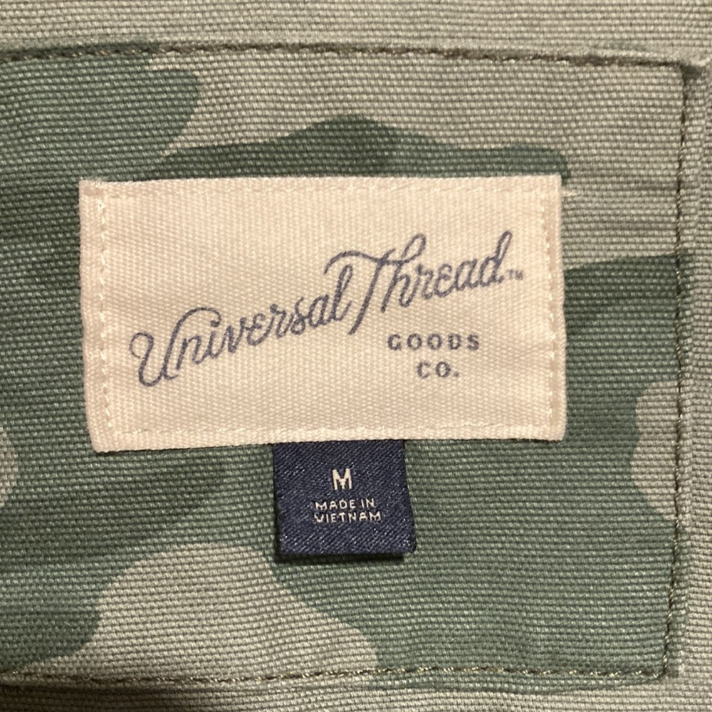 Euc Universal Thread Camo Fall/Spring Anorak Styl… - image 3